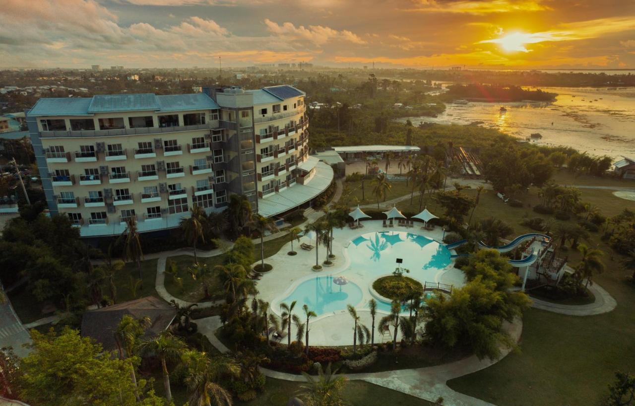 Solea Seaview Resort Isla de Mactán Exterior foto